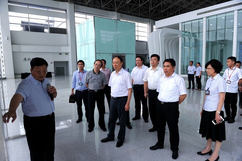 马秋林调研我司时强调：聚焦中药的传承与创新     