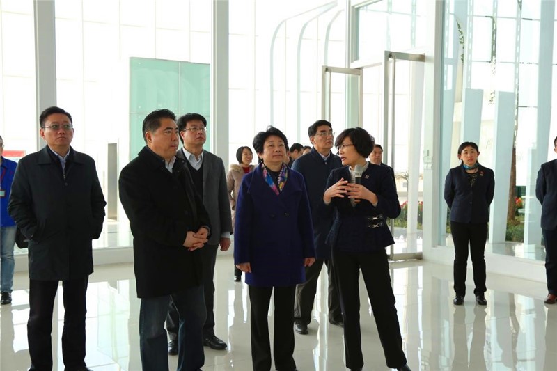 常务副省长黄莉新赴mg冰球突破药业调研强调：将国药精髓发扬光大